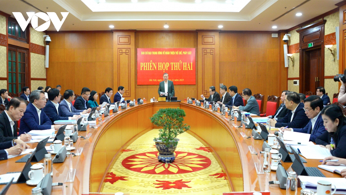 Party chief presses for faster legal reform to remove development bottlenecks